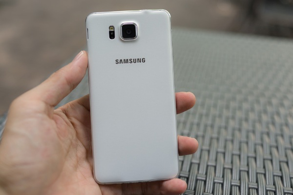 Cận cảnh smartphone đẹp nhất của Samsung tại Việt Nam