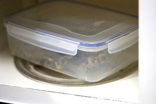 Cách làm món tôm hấp bằng lò vi sóng