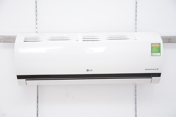 Máy lạnh LG V13ENB 1.5 HP