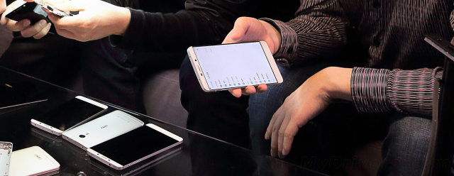 Trên tay smartphone không viền giá tốt, cấu hình 'kinh điển'