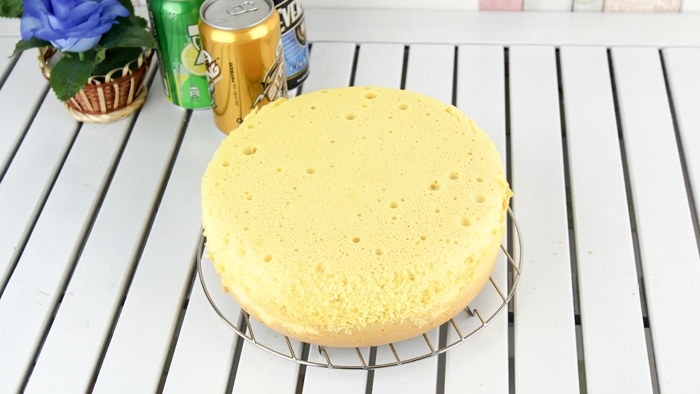 Chiếc bánh mềm mịn, vàng ươm