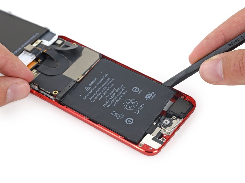 'Mổ bụng' mẫu hình lý tưởng của iPhone 6c giá rẻ, sửa chữa chẳng dễ gì Ipod-touch-td-6