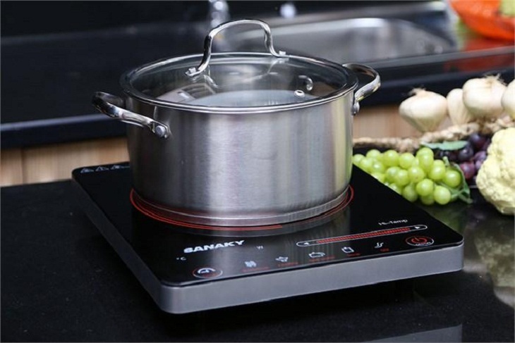 Sử dụng nồi phù hợp với bếp giúp tránh lỗi E0 Sử dụng nồi phù hợp với bếp giúp tránh lỗi E0