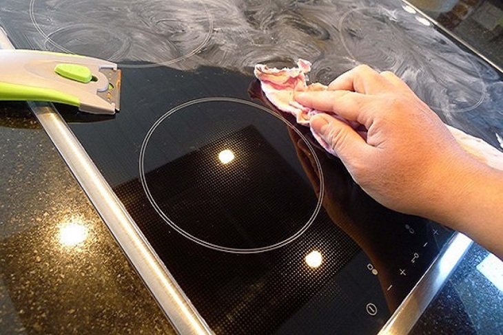  7-bi-quyet-ve-sinh-bep-tu-sach-nhu-moi