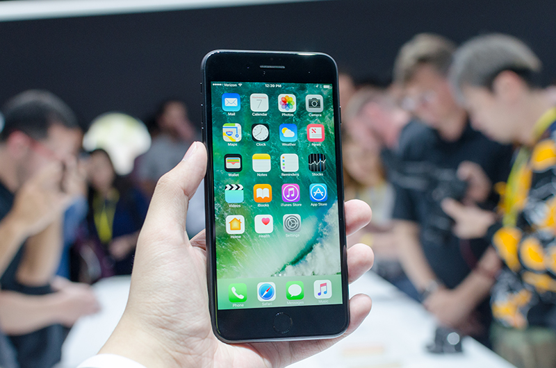 iPhone 7 iPhone 7