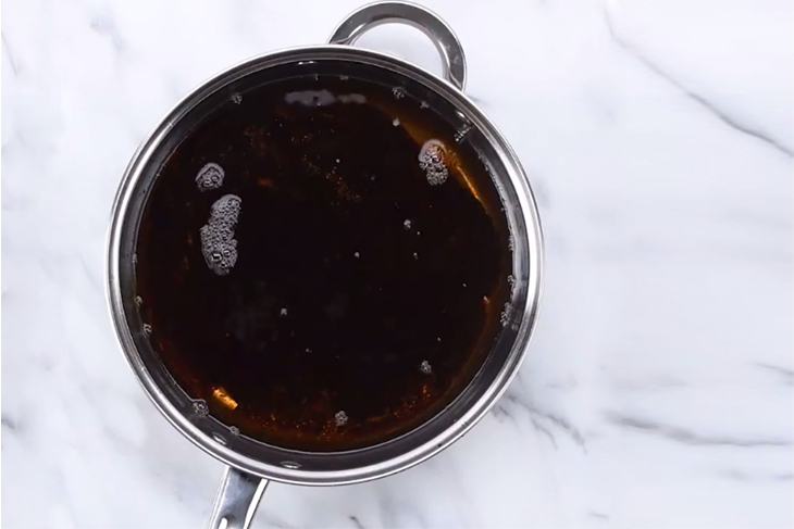 Cách làm sạch vết cháy dưới đáy nồi chảo siêu nhanh