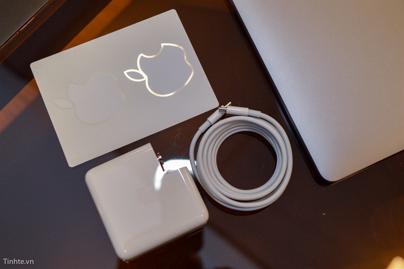 apple_1 Cận cảnh Macbook Pro 13 inch 2016: Quyến rũ khó cưỡng