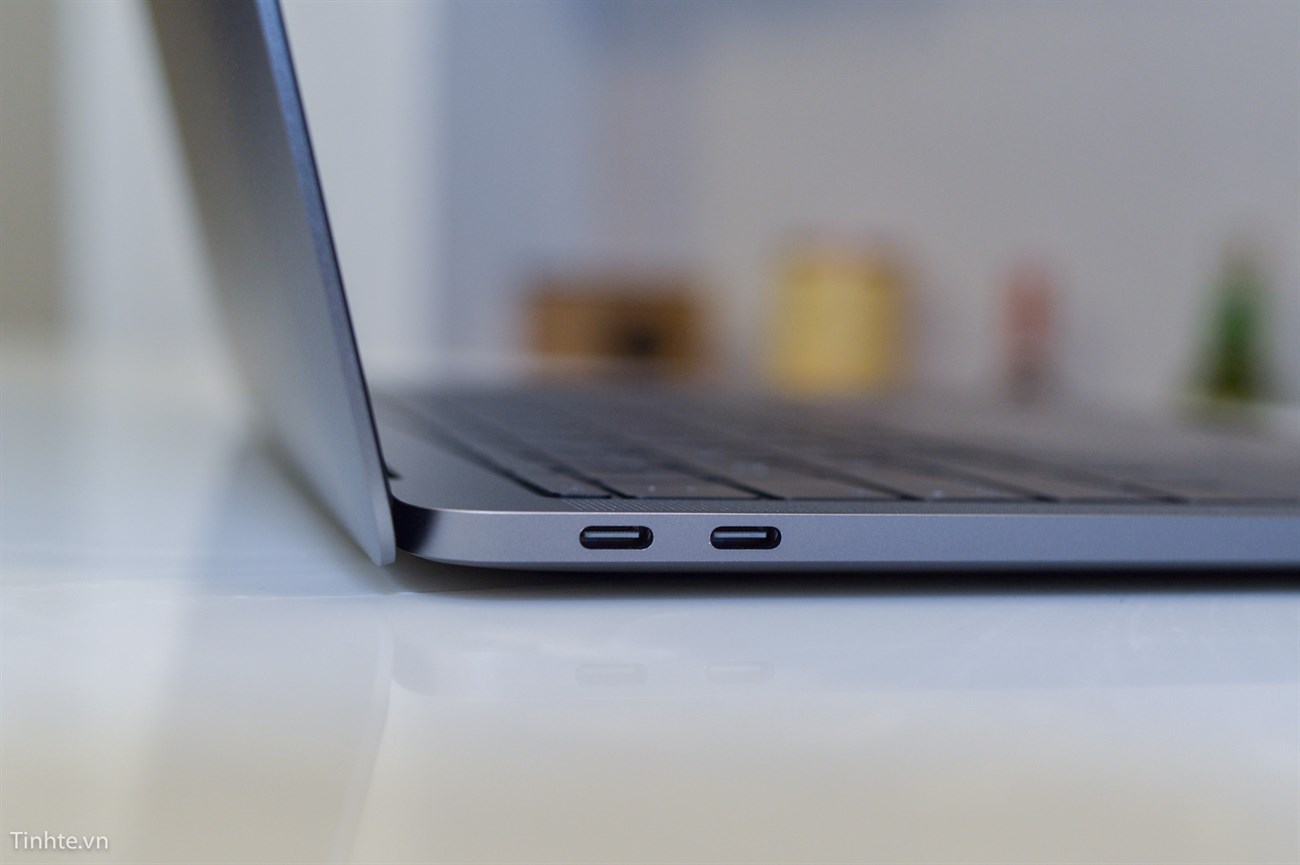 apple_1 Cận cảnh Macbook Pro 13 inch 2016: Quyến rũ khó cưỡng
