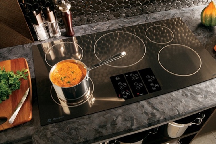 Làm các món hầm với thời gian dài, bếp từ rất hao điện