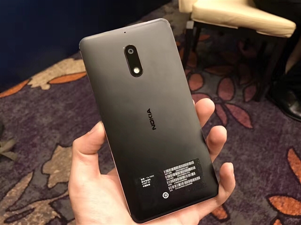 Trên tay Nokia 6: Khung vỏ kim loại, camera 16MP, RAM 4GB, giá 5.5 triệu A_600x450