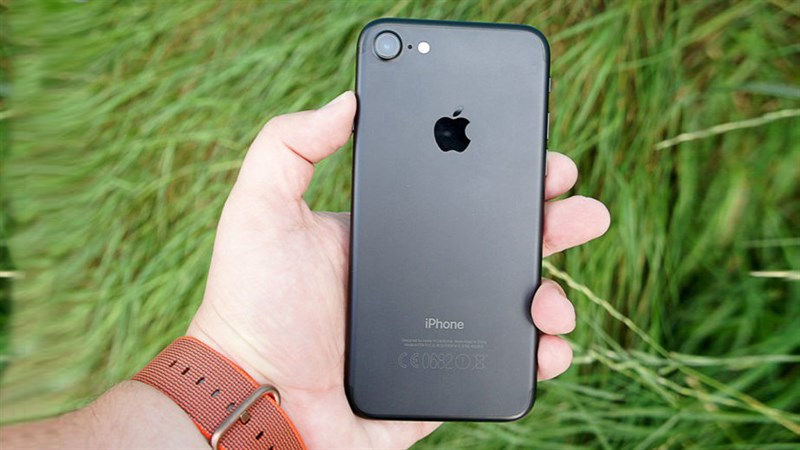 so sánh Galaxy S8 và iPhone 7 so sánh Galaxy S8 và iPhone 7