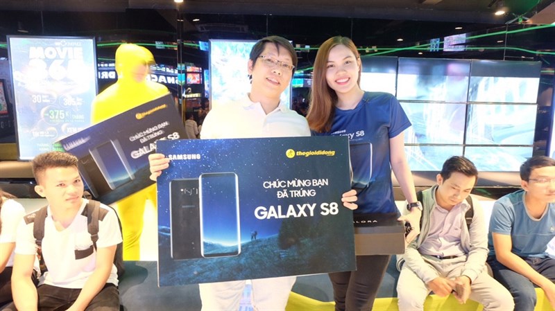 Người Vàng cùng Biệt đội S8 đã tìm ra chủ nhân may mắn trúng S8 - ảnh 2 Người Vàng cùng Biệt đội S8 đã tìm ra chủ nhân may mắn trúng S8 - ảnh 2