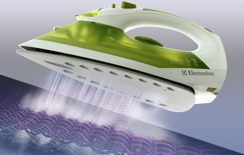 Cách ủi quần áo treo cực nhanh