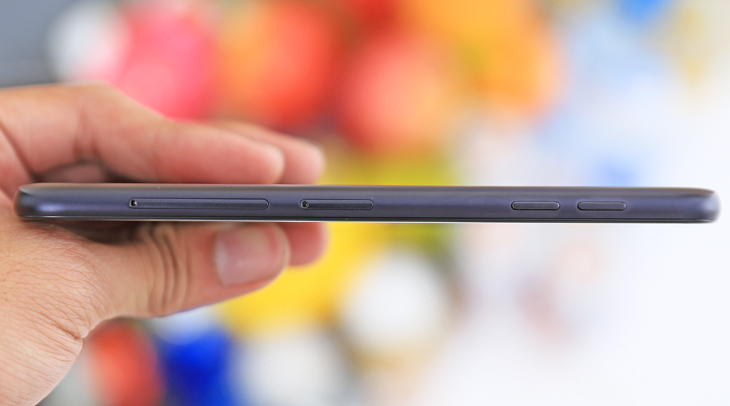 Mở hộp trên tay Samsung Galaxy J7 Pro, soái ca mới của phân khúc phổ thông Mở hộp trên tay Samsung Galaxy J7 Pro, soái ca mới của phân khúc phổ thông