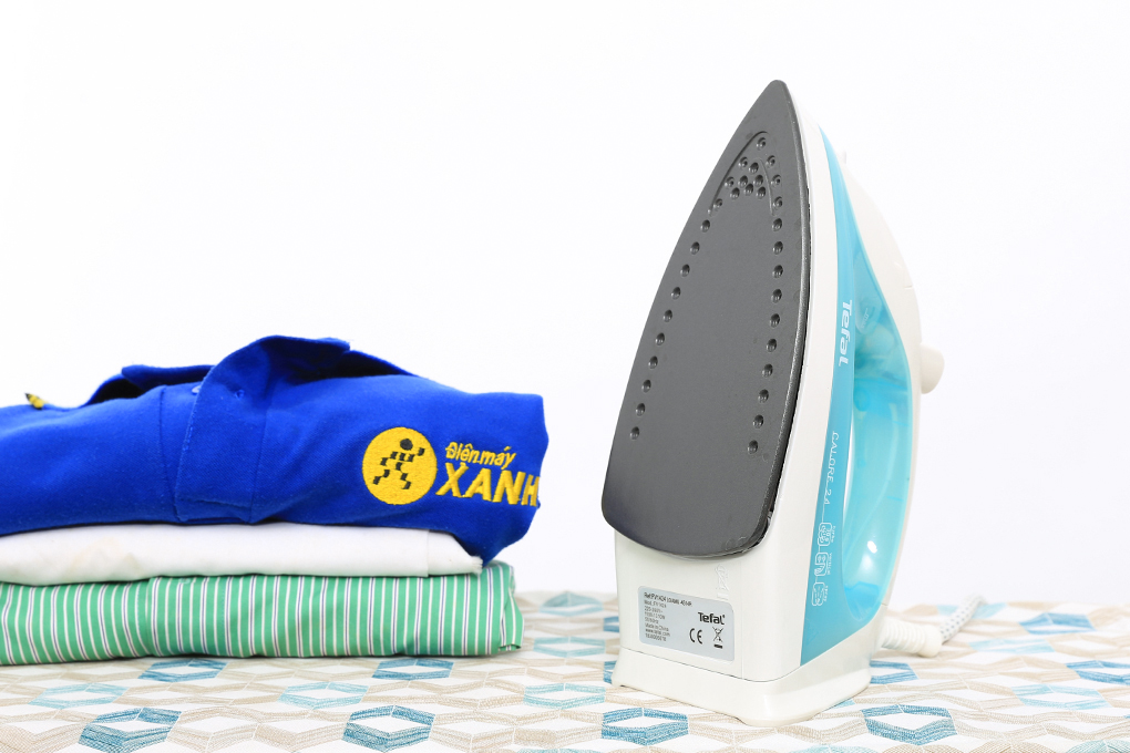 Đánh giá Bàn ủi hơi nước Tefal FV1424L0
