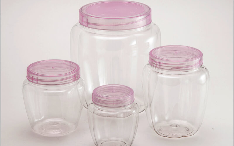 Nên mua hũ thủy tinh hay hũ nhựa?