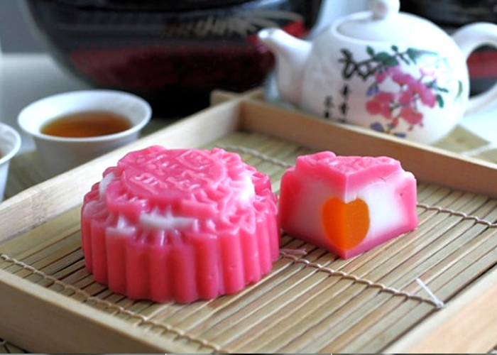 Bánh trung thu rau câu vị dâu nhân trứng muối