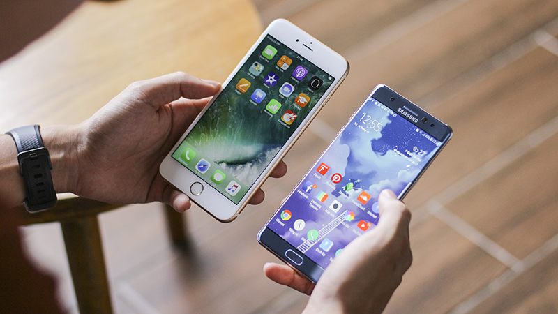So sánh Galaxy Note FE và iPhone 7 Plus