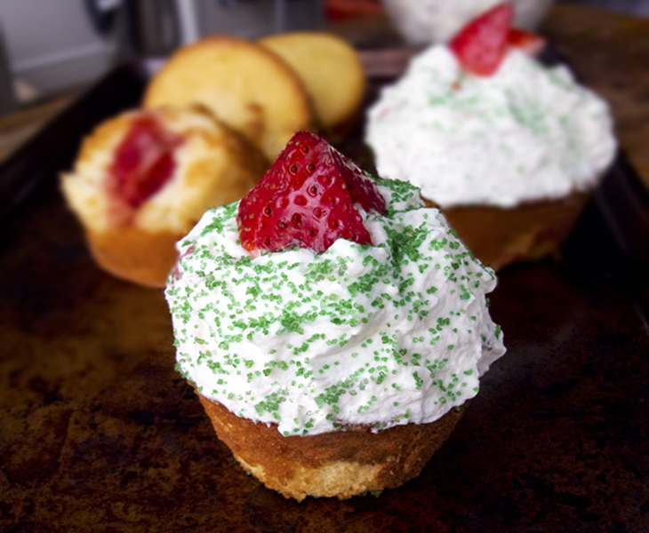 Cách làm cupcake cây thông Noel cực dễ thương cho mùa Giáng Sinh thêm ấm áp