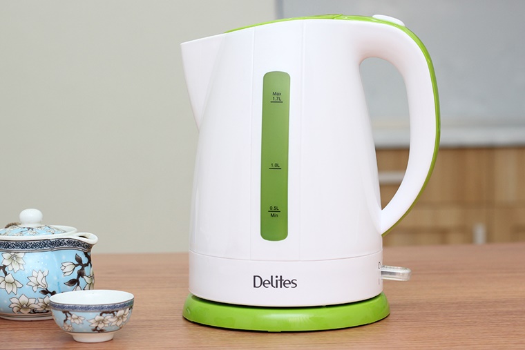 Bình siêu tốc Delites 1.7 lít ST17P01WG Xanh lá