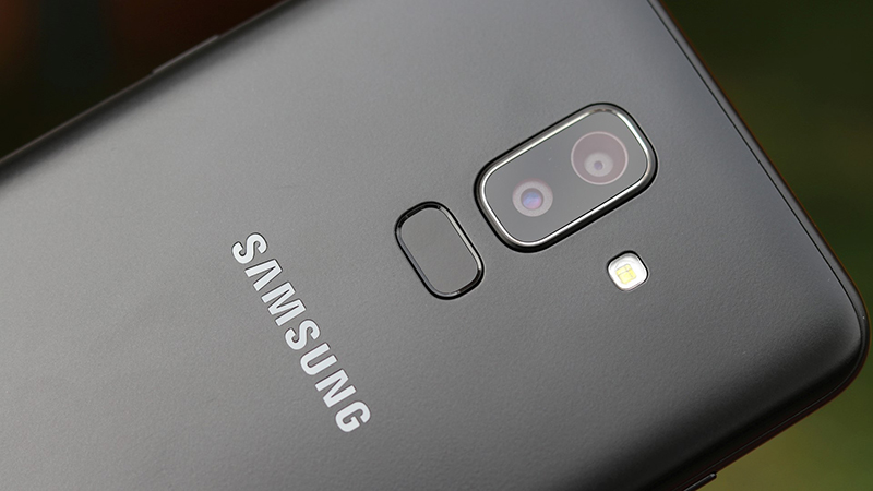 Cụm camera kép mặt sau của điện thoại Samsung Galaxy J8 Cụm camera kép mặt sau của điện thoại Samsung Galaxy J8