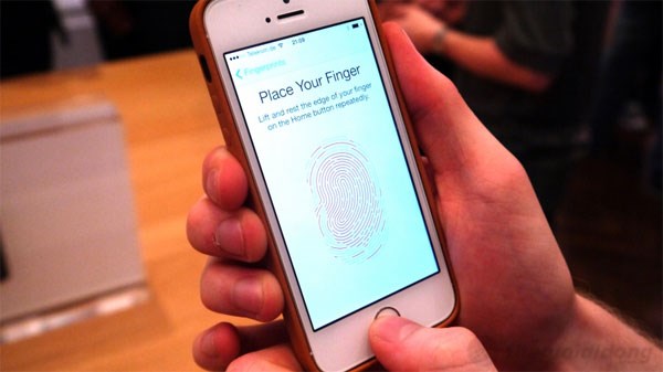 Iphone 5S với cảm biến Touch ID dưới nút Home Iphone 5S Bảo mật cao với cảm biến Touch ID dưới nút Home