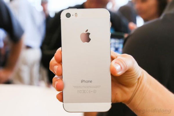 Màn hình Iphone 5S Màn hình Iphone 5S chỉ 4 inch nhưng cầm sẽ rất vừa tay