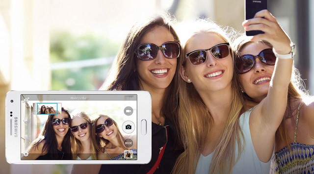Camera trước có góc chụp rộng rãi cho nhiều người Camera trước có góc chụp rộng rãi cho nhiều người