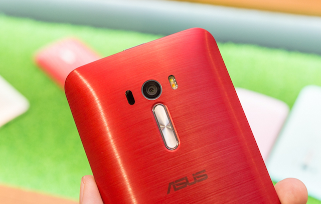 Camera sau không thay đổi chất lượng so với đàn anh Zenfone 2 Camera sau không thay đổi chất lượng so với đàn anh Zenfone 2