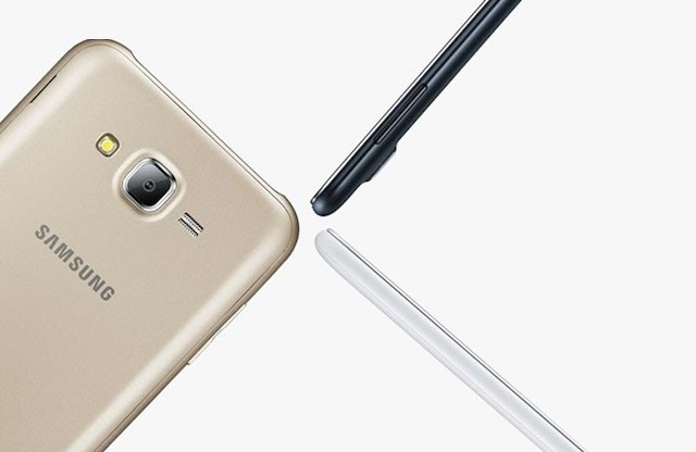 Galaxy J7 thiết kế đẹp, vỏ làm bằng nhựa Galaxy J7 thiết kế đẹp, vỏ làm bằng nhựa