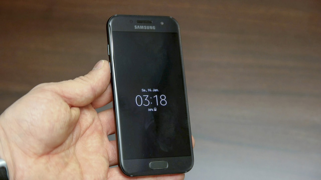Always on display cũng xuất hiện trên Galaxy A3 2017 Always on display cũng xuất hiện trên Galaxy A3 2017