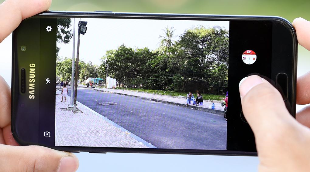 Camera với nhiều tính năng tuyệt vời
