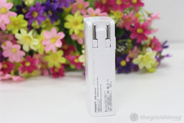 Sạc trực tiếp từ ổ điện không cần qua Adapter Pisen 5000mAh sạc trực tiếp từ ổ điện không cần qua Adapter
